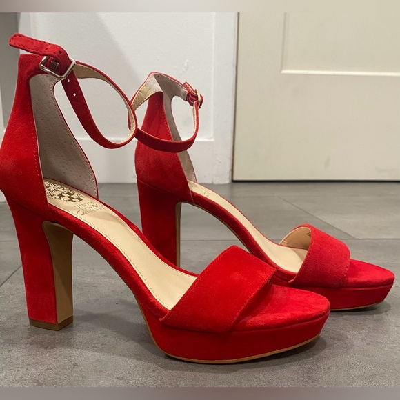 FINAL PRICE💚👠EUC Vince Camuto Women's Tan and Sathina Red Suede Heels size 6 - Picture 3 of 13